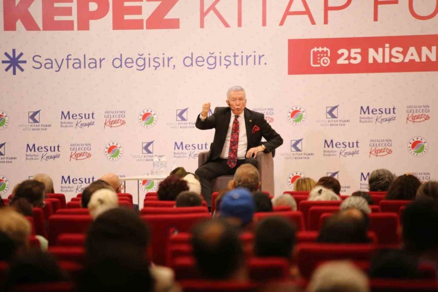 Uğur Dündar, Kepez Kitap Fuarı’nda Anılarını Paylaştı