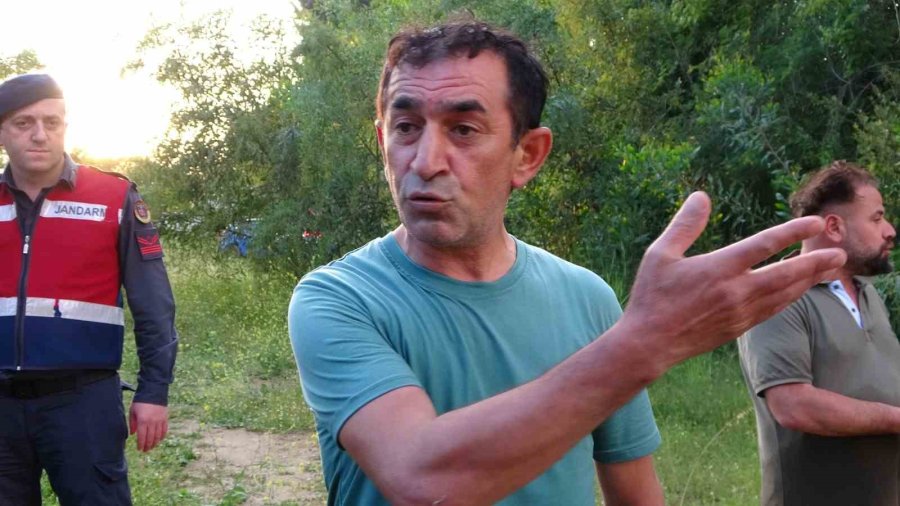 Suların Yükseldiğini Fark Etmeyince Irmaktaki Adacıkta Mahsur Kaldılar