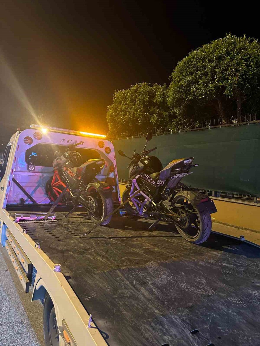 Motosikletle Tek Teker Üzerinde Gitmenin Cezası Ağır Oldu