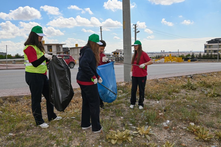 Selçuklu Belediyesi’nden Çevre Temizliği Etkinliği