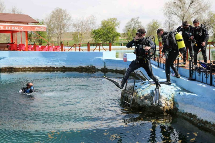 Balık Adamlar Kampa Girdi