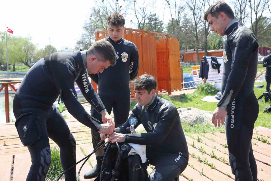 Balık Adamlar Kampa Girdi