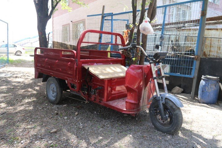 4 Kilidi Kırılıp Çalınan Motosikletini Bu Kez Gemi Zinciriyle Bağladı