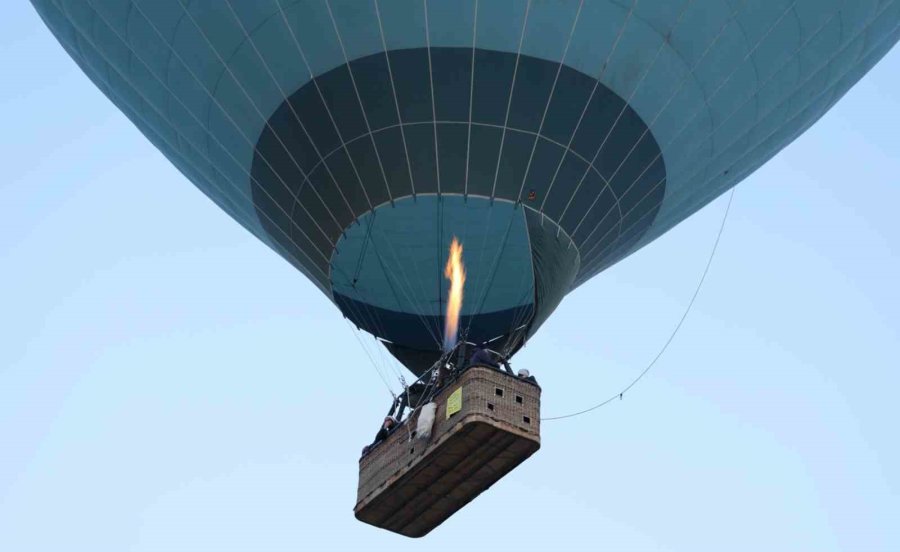 Turistler Balon İle Ihlara Vadisi’ni Havadan Keşfediyor
