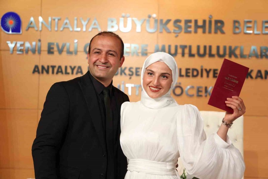 Antalya Büyükşehir Belediyesi Nikah Salonunda "05.05.2025" Yoğunluğu