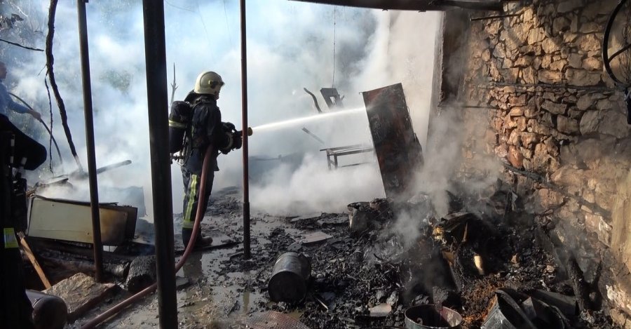 Alanya’da Anız Yangının Sıçradığı Daire Küle Döndü