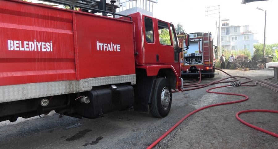 Alanya’da Anız Yangının Sıçradığı Daire Küle Döndü