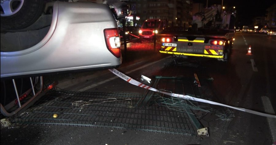 Alanya’da Takla Atan Otomobil Hurdaya Döndü: 2 Yaralı