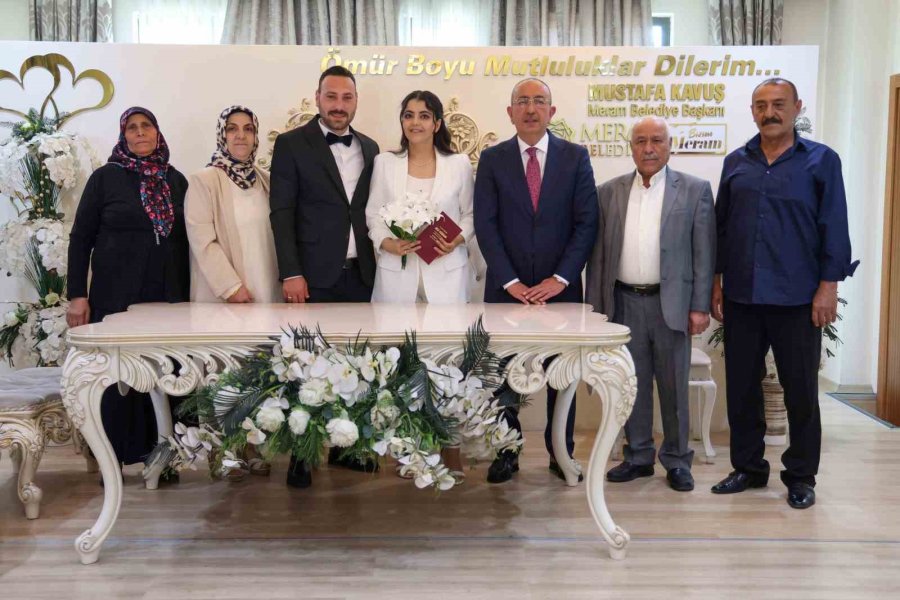 Nikah Salounlarında "05.05.2025" Yoğunluğu