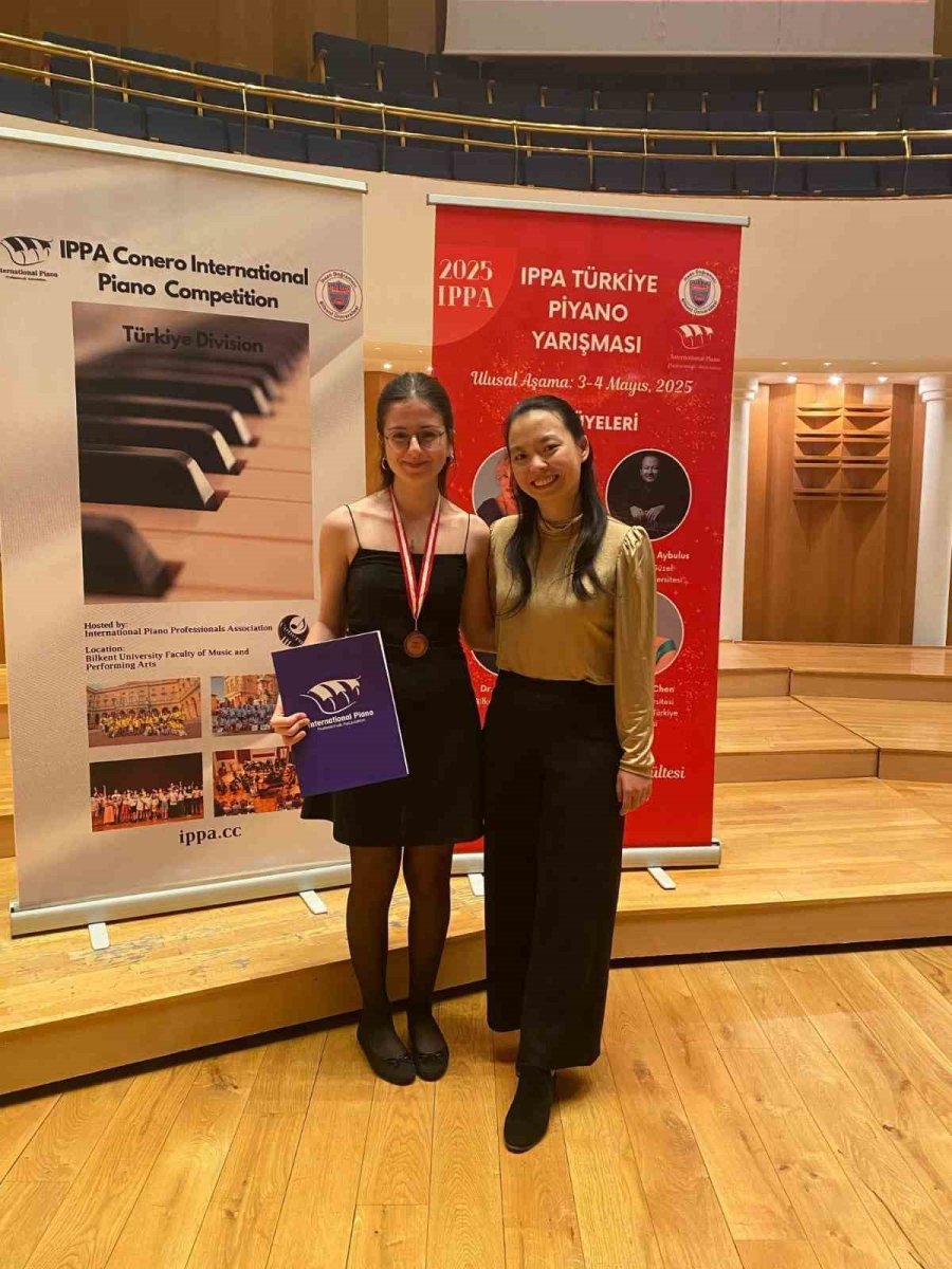 Büyükşehir’in Piyanistleri Ankara’dan Ödülle Döndü