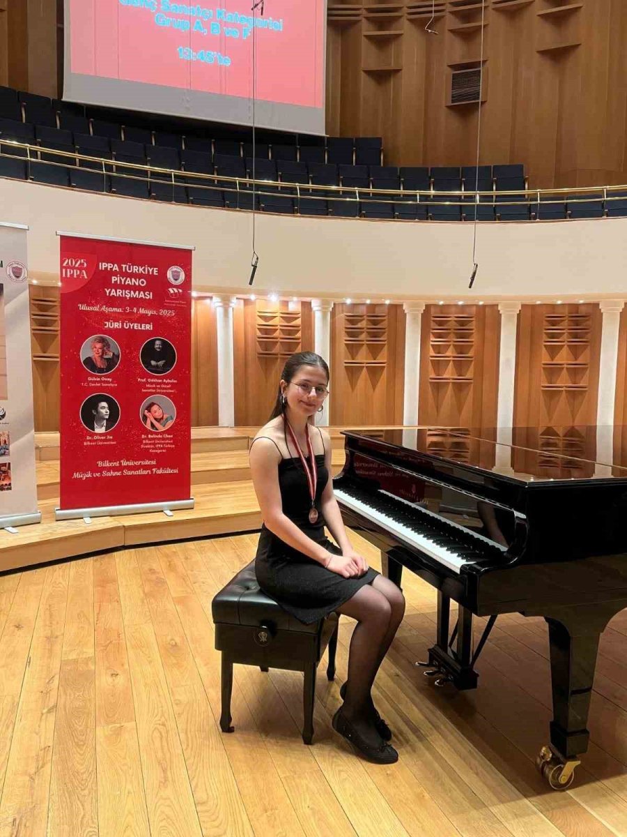 Büyükşehir’in Piyanistleri Ankara’dan Ödülle Döndü