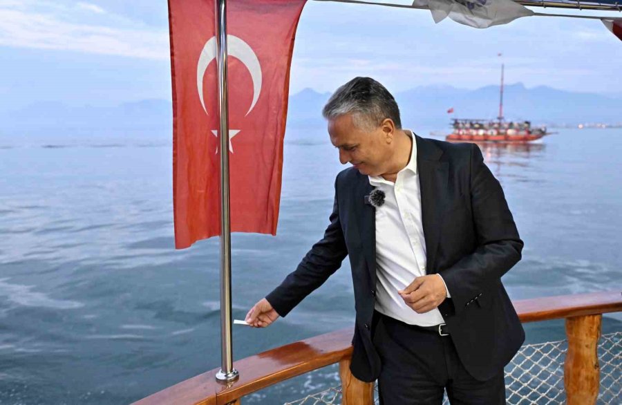 Dilekler Akdeniz’in Maviliklerine Uğurlandı