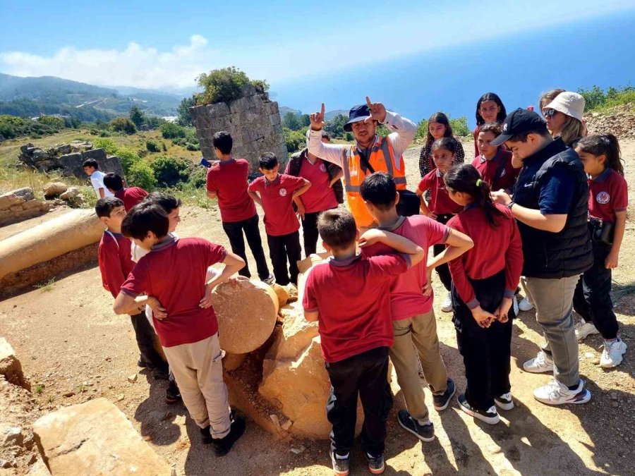 Öğrenciler Tarihe Yolculuk Etti