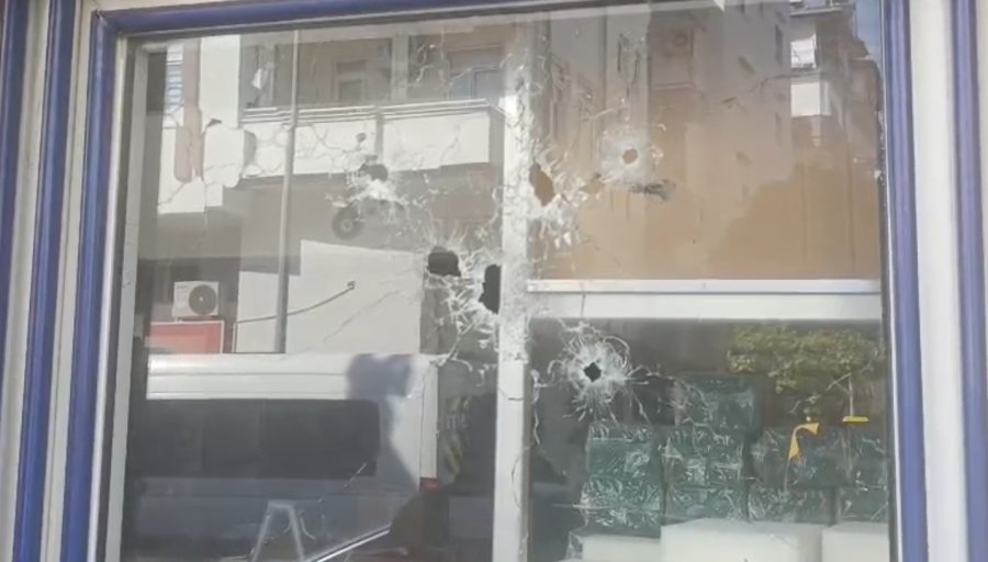 Herkes Kaçtı, Onlar İzledi