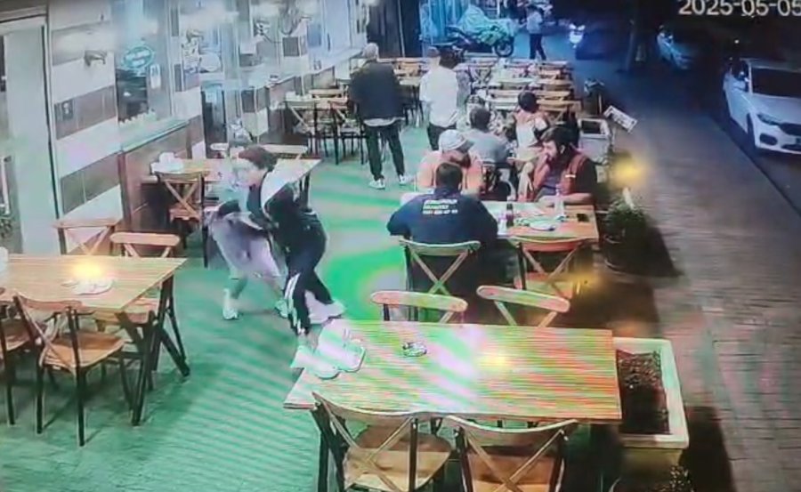 Herkes Kaçtı, Onlar İzledi