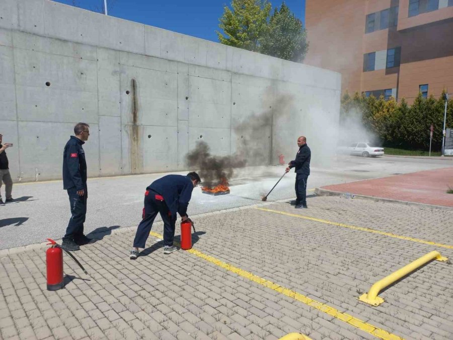 Hastanede Nefes Kesen Helikopterli Tatbikat Gerçeği Aratmadı