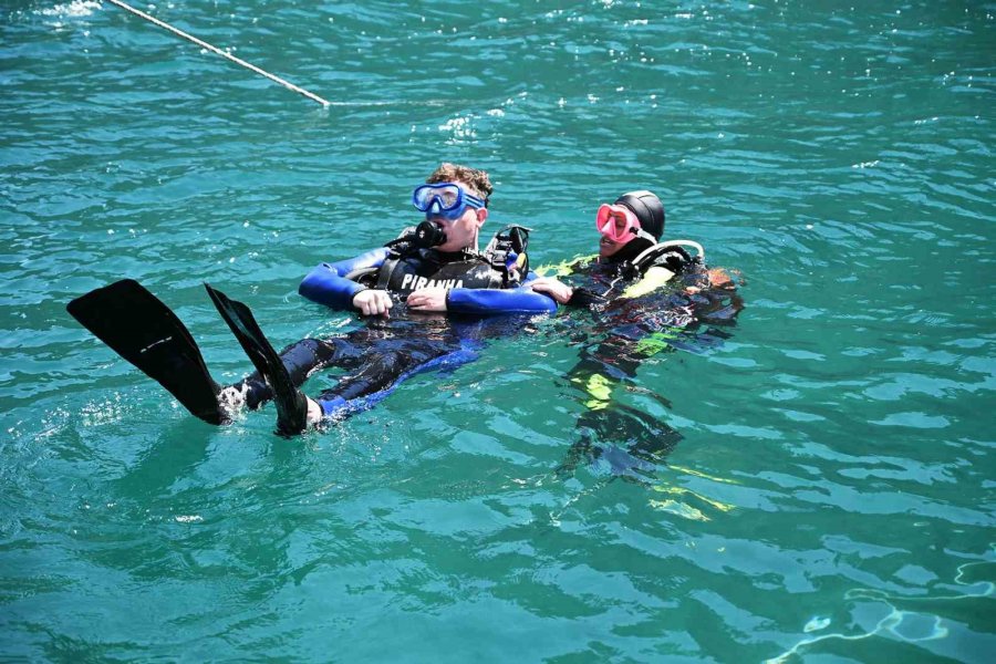 Kemer’de Hıdırellez Dalışı Renkli Görüntülere Sahne Oldu