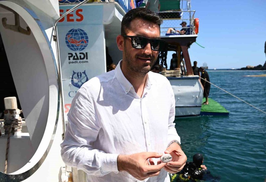 Kemer’de Hıdırellez Dalışı Renkli Görüntülere Sahne Oldu