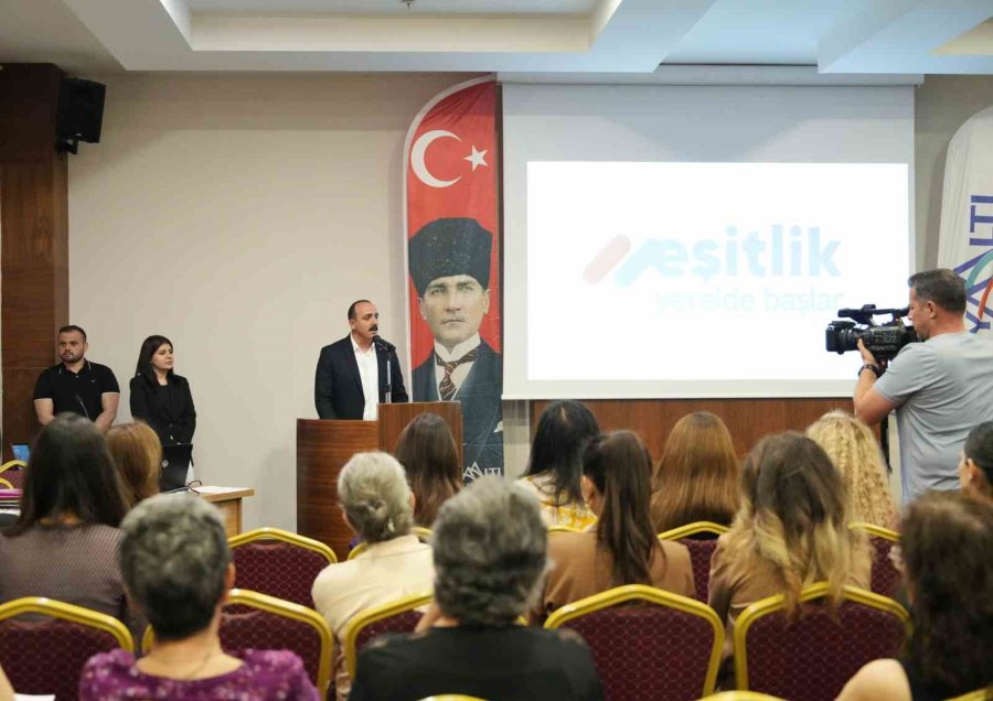 Kadınlar, Sertifikalarını Başkan Kotan’dan Aldı