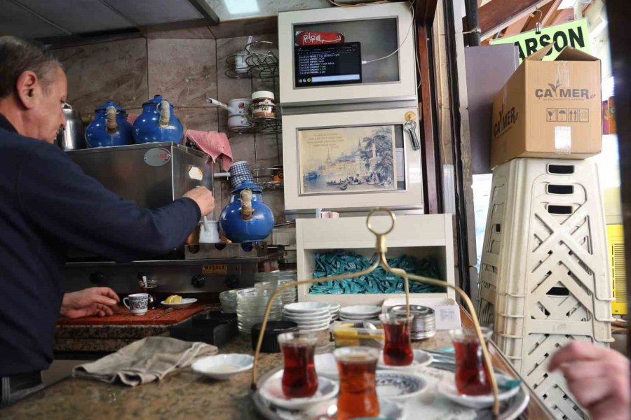 Teknolojiyi Çay Ocağı İle Buluşturdu, Yazılım Sayesinde İşleri Kolaylaştı
