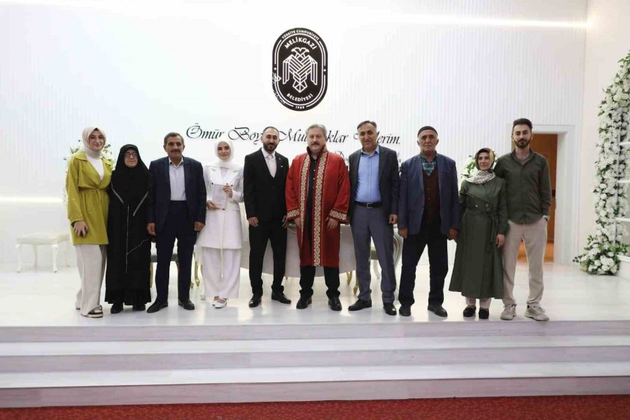 Melikgazi Belediyesi’nde 1 Günde 60 Nikah Gerçekleşti