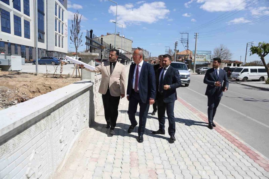 Meram’ın Yolları Genişliyor, Yeşil Alanları Çoğalıyor
