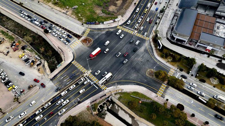 Mersin’in Ulaşımında Konfor Ve Güvenliği Artırmak Amacıyla Kavşaklar Yenileniyor