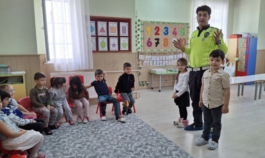 Niğde’de Öğrencilere Trafik Eğitimi Verildi