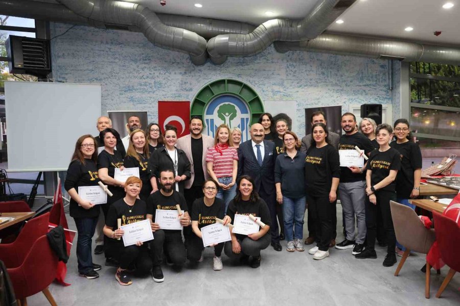 Odunpazarı Belediyesi Sunuculuk Atölyesi’nden Mezuniyet Coşkusu