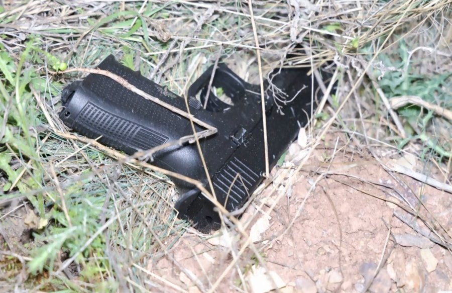 Aksaray’da Çalılar Arasında Tabanca Bulundu