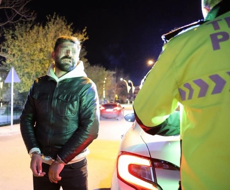 Alkollü Yakalanan Motosiklet Sürücüsü Polise Dert Yandı: "bıktım Bu Hayattan, Yaşamak İstemiyorum"