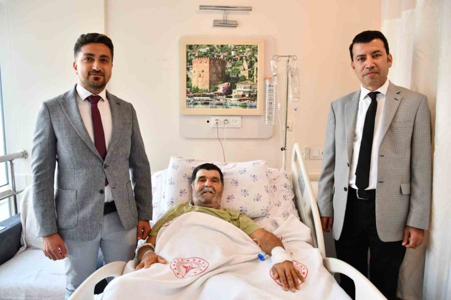 Alanya’da Mikro Cerrahi Yöntemle Doku Nakli Yapıldı