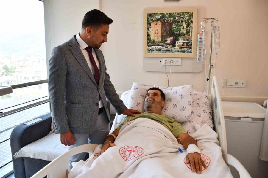 Alanya’da Mikro Cerrahi Yöntemle Doku Nakli Yapıldı