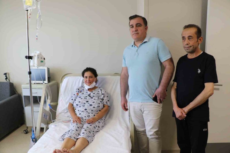 Yaşamasına Yüzde 1 İhtimal Verilen Çiftin Sıra Dışı Aşkı