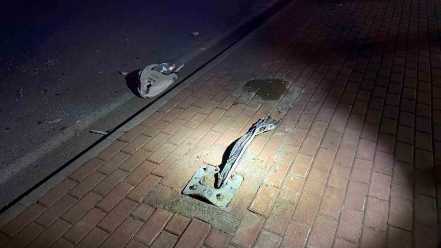 Alkollü Sürücü Ortalığı Savaş Alanına Çevirdi, Kazayı Yaralanmadan Atlattı