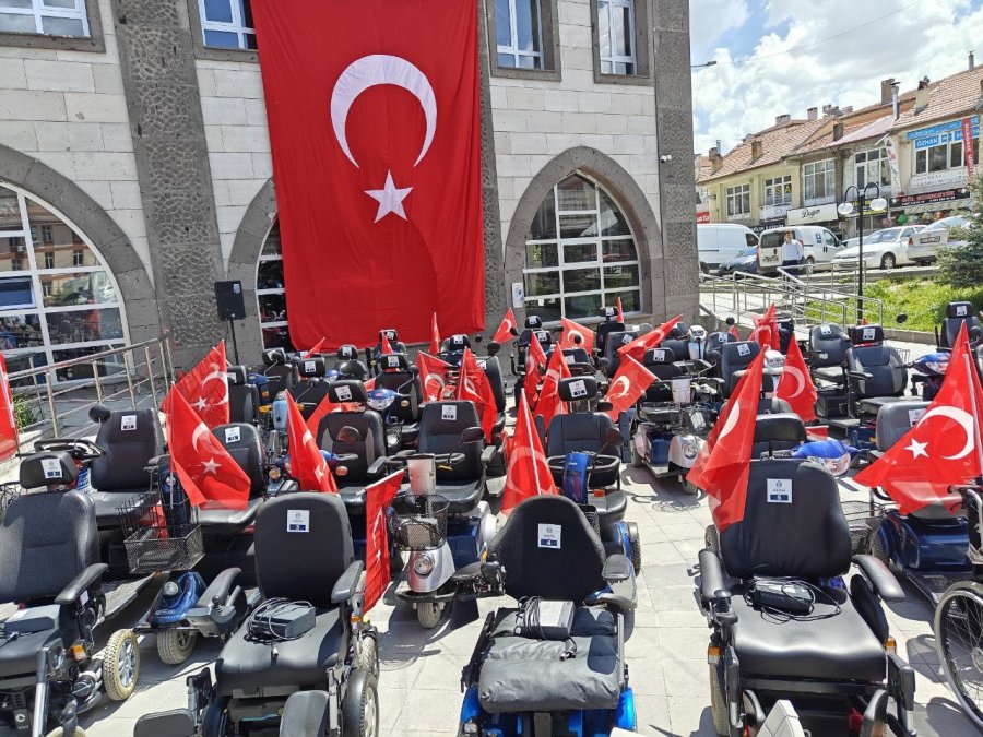 Bünyan’da Engeller El Ele Aşılıyor