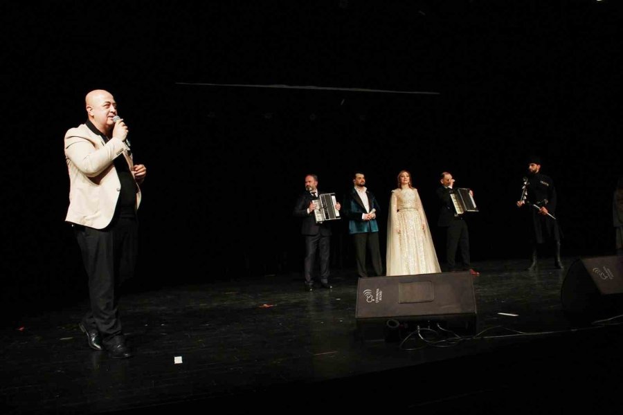 Mersin’de Çerkes Müziği Ve Dansı Rüzgarı Esti