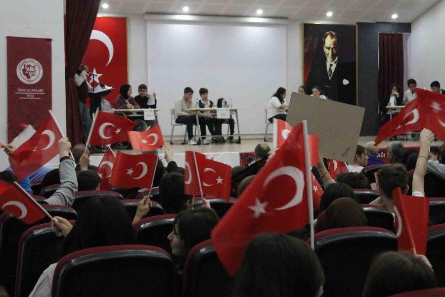 ‘2025 Millî Kültür Bilgi Yarışmaları’ Muhteşem Finalle Gerçekleşti