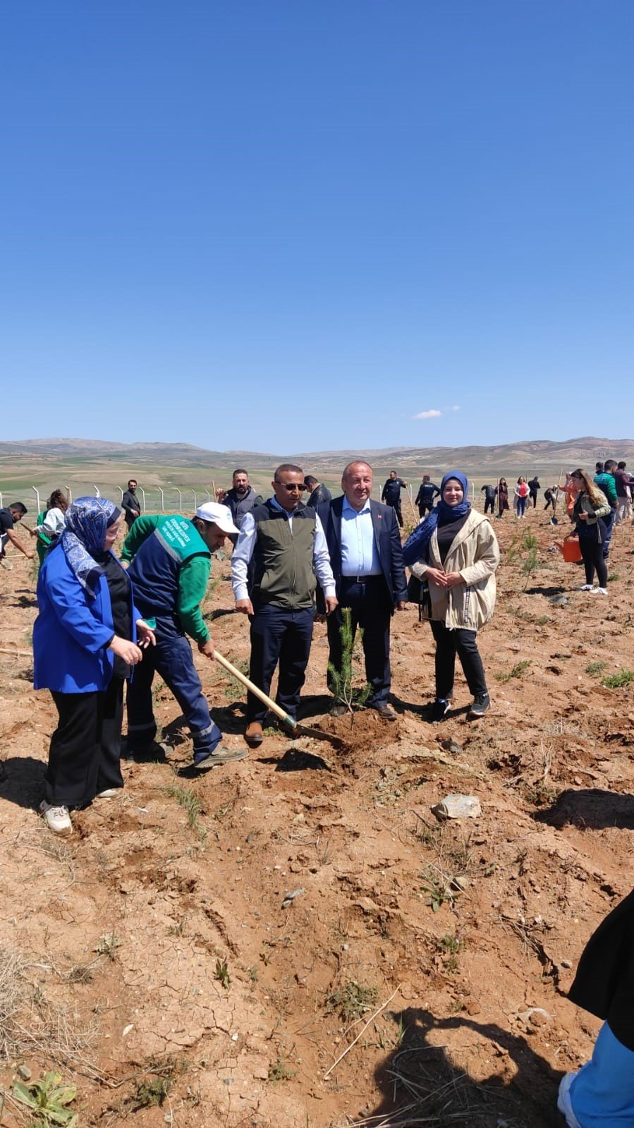 Büyükşehir, Pınarbaşı’daki Eğitim Yuvasına 2 Bin 500 Fidan Dikti