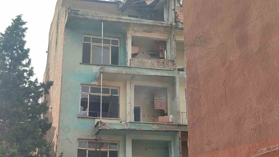 Konya’da Boş Apartmanda Yangın Paniği