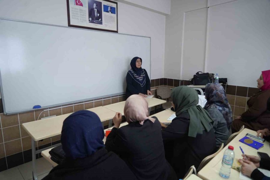 Niğde’de Kadınlara Yönelik Açılan Gassallık Kursuna Yoğun İlgi