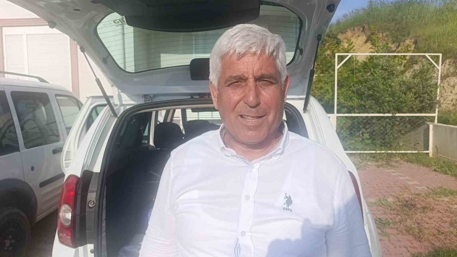 Camiye Gelen Eski Belediye Başkanına Büyük Şok: Bu Sefer Ayakkabı Değil, Otomobil Çalındı