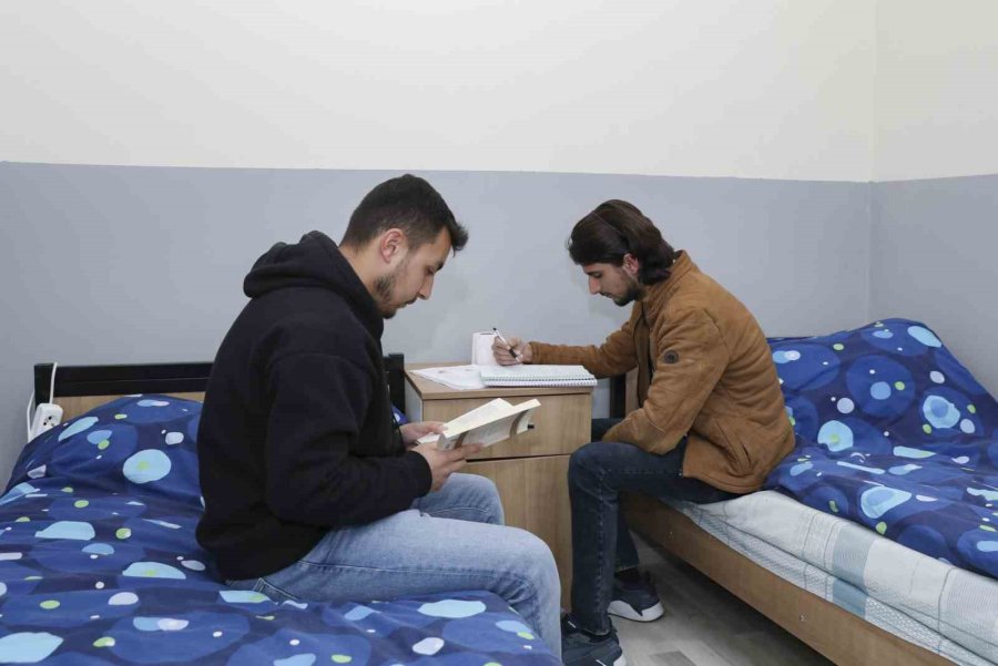 Mersin Büyükşehir Belediyesinden Gülnar’da Eğitim Hayatına Destek