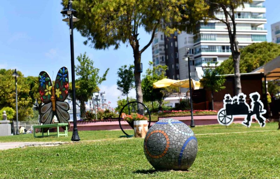 Muratpaşa’nın Renkli Emeği Çiçek Desenleri Günleri Başlıyor