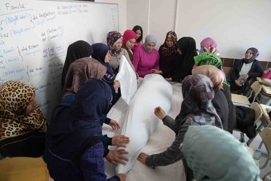 Niğde’de Kadınlara Yönelik Açılan Gassallık Kursuna Yoğun İlgi