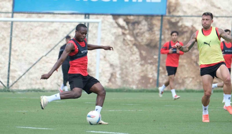 Atakaş Hatayspor, Göztepe Maçı Hazırlıklarını Sürdürdü