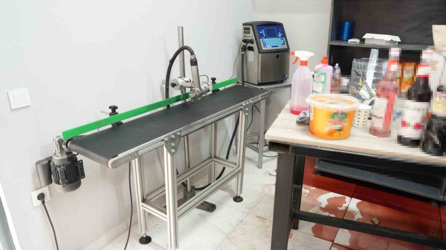 Alanya’da Toptan Gıda Deposunda Sahte Etiketleme Yapan Firma Mühürlendi