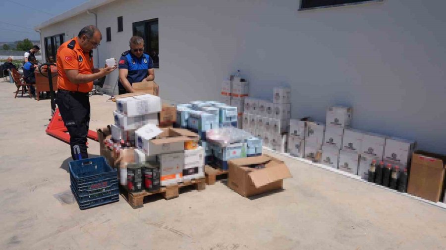 Alanya’da Toptan Gıda Deposunda Sahte Etiketleme Yapan Firma Mühürlendi