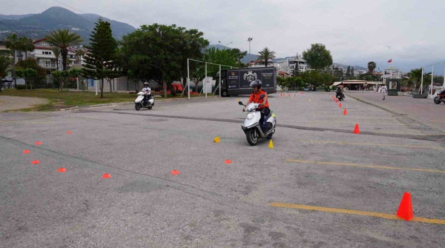 Alanya Zabıta Personeline Güvenli Sürüş Eğitimi