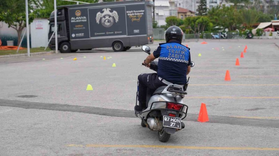 Alanya Zabıta Personeline Güvenli Sürüş Eğitimi